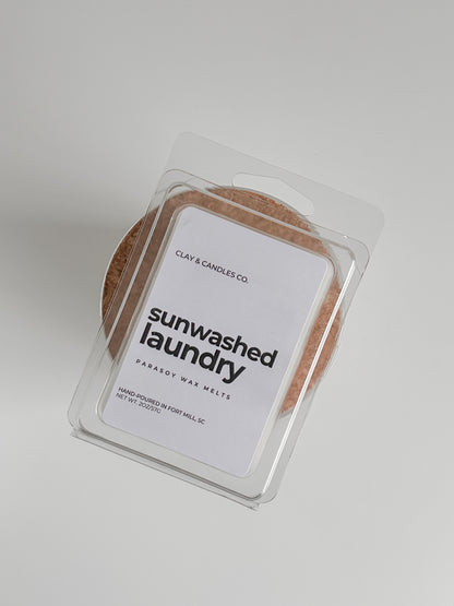 Sunwashed Laundry | Signature Soy Wax Candle with Lid